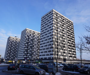 W sąsiedztwie w ostatnich latach powstało osiedle mieszkaniowe