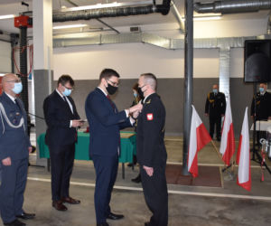 Odznaczenia i nowy wóz dla iławskich strażaków
