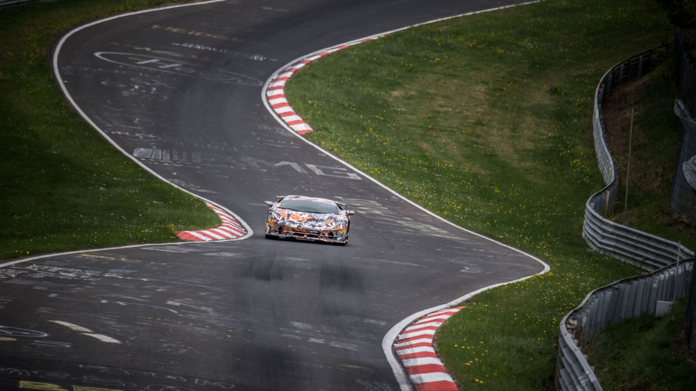 Lamborghini Aventador SVJ  z rekordem toru Nurburgring
