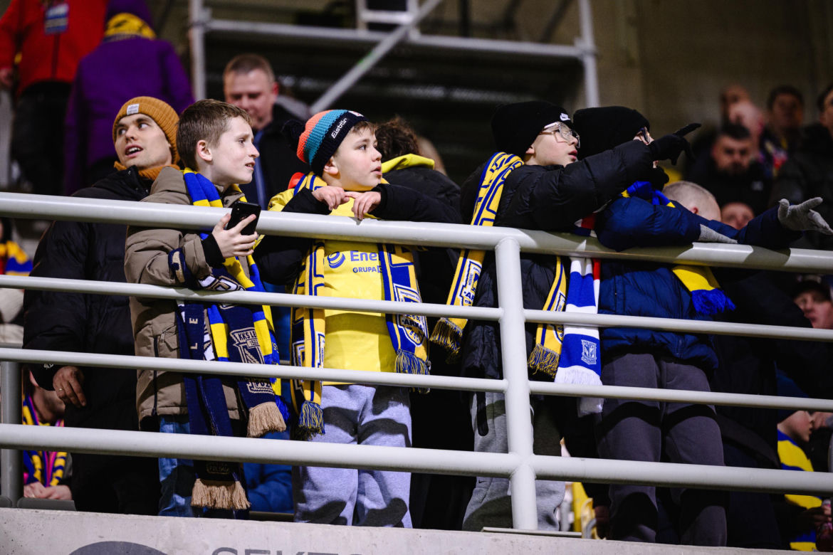 Arka Gdynia - Lechia Gdańsk: Zdjęcia kibiców z derbów Trójmiasta w ramach 23. kolejki PKO BP Ekstraklasy