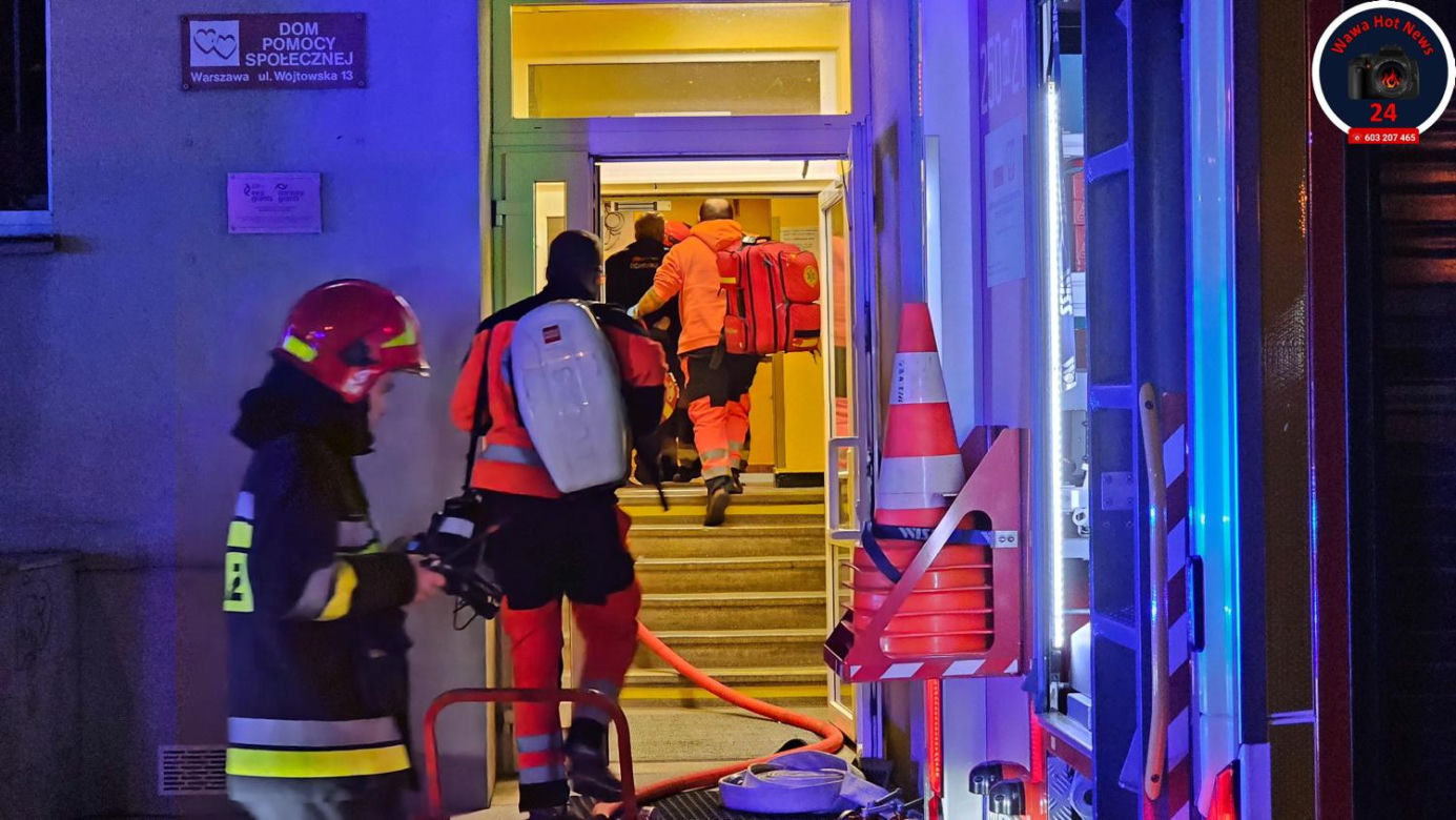 Dym i ogień w domu opieki. Uratowali kilkadziesiąt osób, jednej nie zdążyli