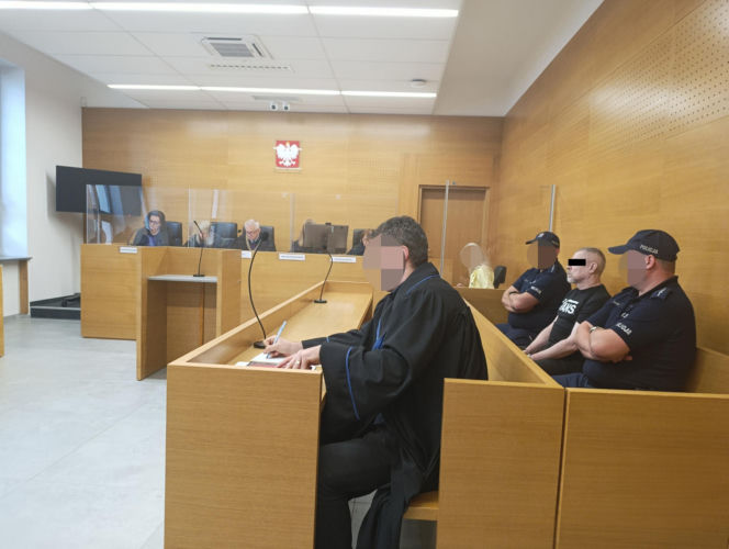 Zabił ratownika, bo „urwał mu się film”. Szokujące sceny w sądzie Proces wstrzymany!