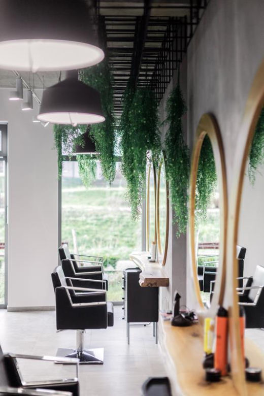 Salon fryzjerski w industrialnym klimacie