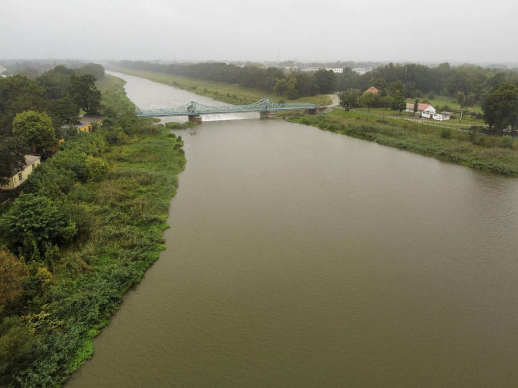 Ulewne deszcze nad Polską. Przybywa wody w rzekach 