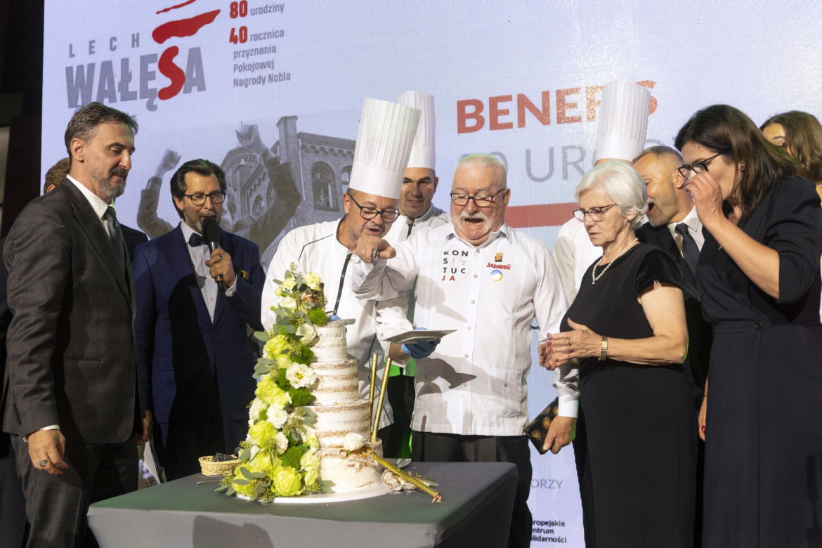 80. Urodziny Wałęsy. Występ Szroeder