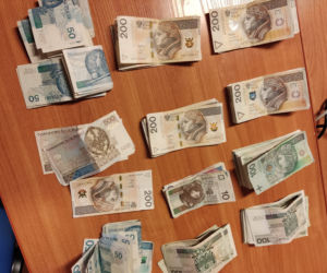 Ciastka z marihuaną i narkotyki na zdjęciach policji