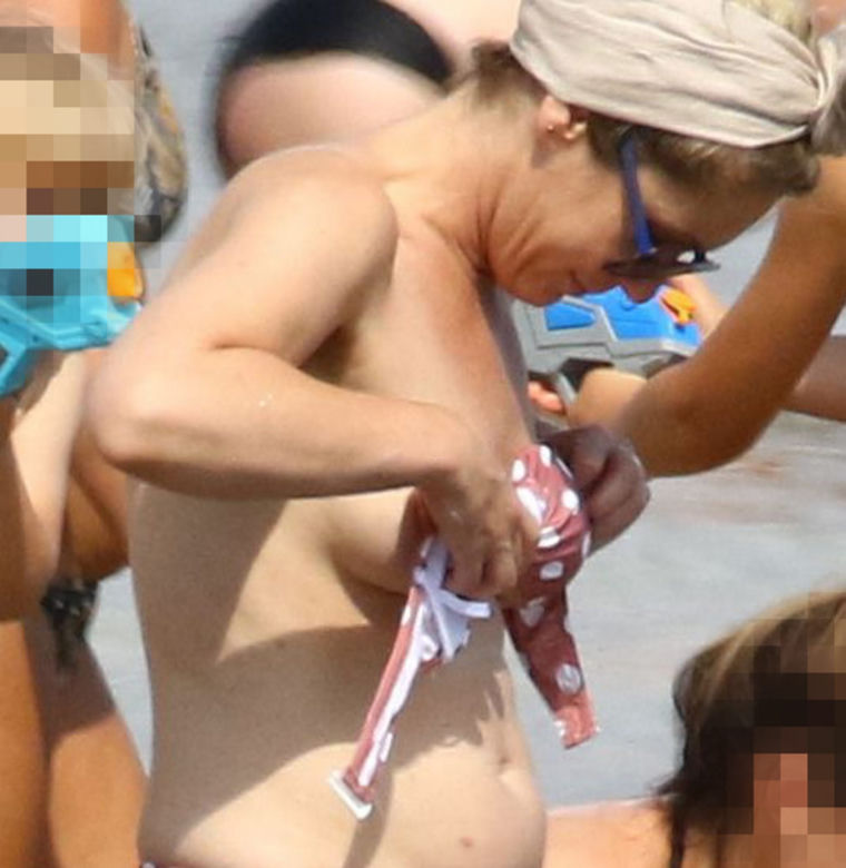 Małgorzata Ohme prawie nago na plaży