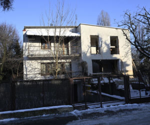 Kaczyńskiego nie ma w domu, a sąsiedzi rozwalają ściany