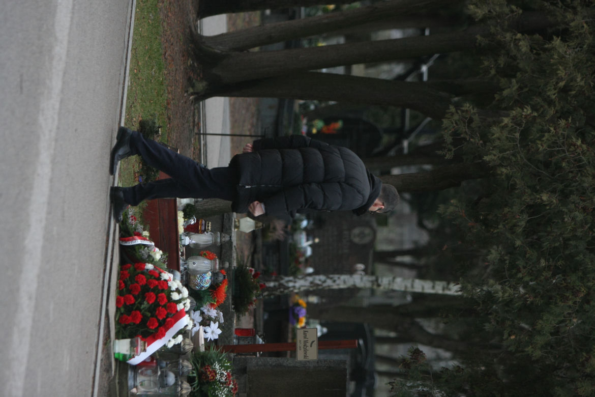 Premier modlił się przy grobie ojca