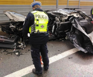 40-latek zginął na A1 wbijając się luksusowym Audi pod naczepę