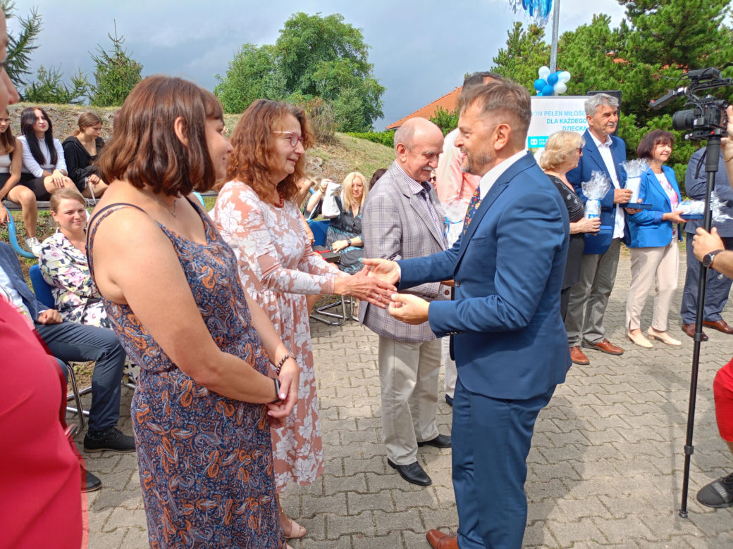 Jubileusz 25-lecia siedleckiej SOS Wioski Dziecięcej był okazją do wspólnej zabawy i wręczenia prezentów i pamiątek dla osób zaangażowanych w program