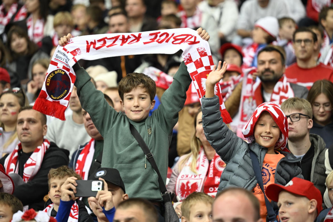 Kibice na meczu Polska - Rumunia. Znajdź się na zdjęciach z Narodowego!