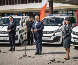 Nowe radiowozy w podlaskiej KAS. W prezencie od wielkiego koncernu [ZDJĘCIA]