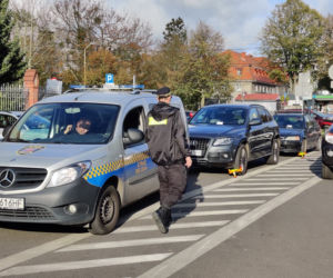 Mistrzowie parkowania przy Cmentarzu Centralnym