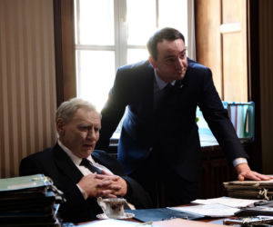 By zostać prezesem,  wpychałem sobie tampony