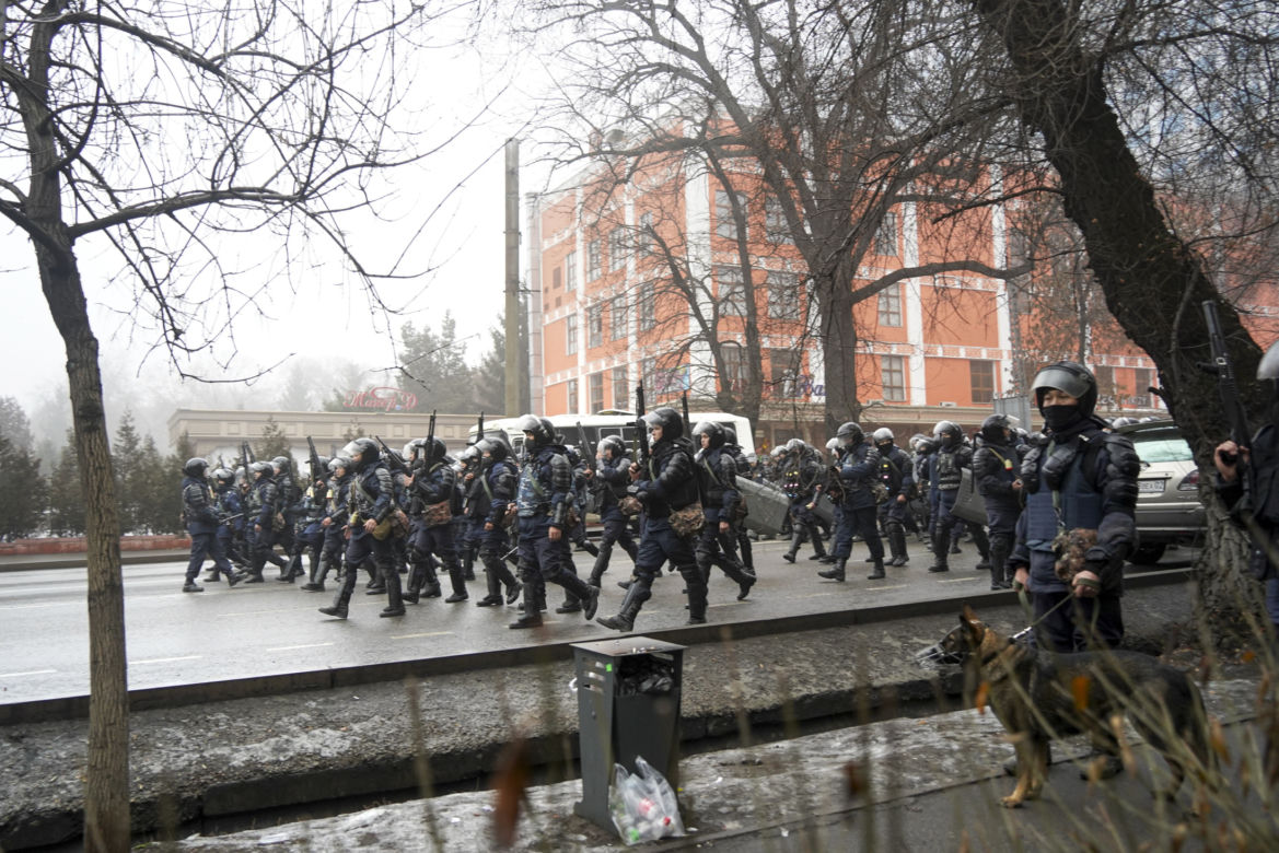 Rzeź w Kazachstanie! Bunt przeciw drożyźnie. Kostnice pełne demonstrantów