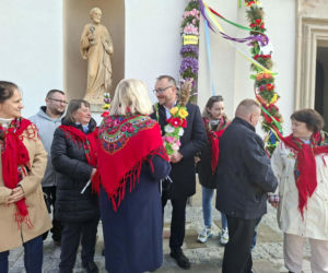 Niedziela Palmowa 2026 w gminie Brody. Barwna procesja i rekordowe palmy w Krynkach
