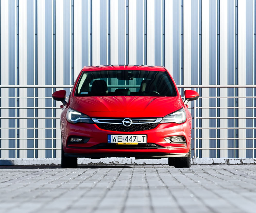 Opel Astra 1.6 Turbo 200 KM Elite