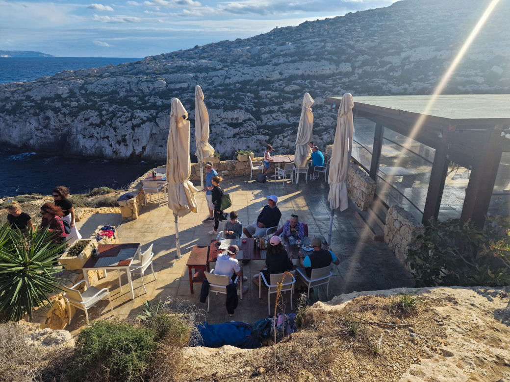 Restauracja Ta’Cenc Il-Kantra Lido - widok na zatokę Mgarr ix-Xini