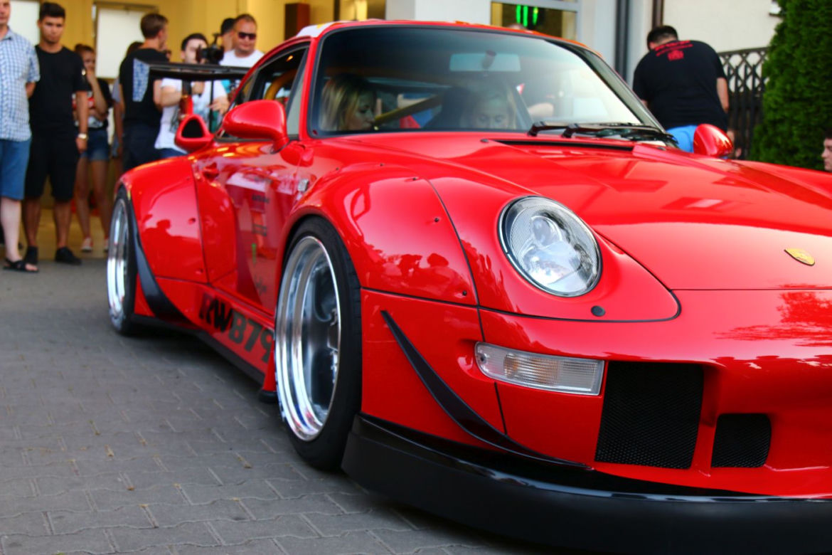 Akira Nakai San buduje Porsche 911 RWB