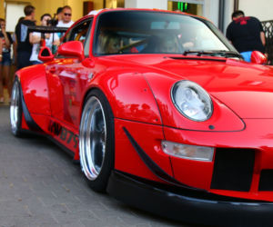 Akira Nakai San buduje Porsche 911 RWB