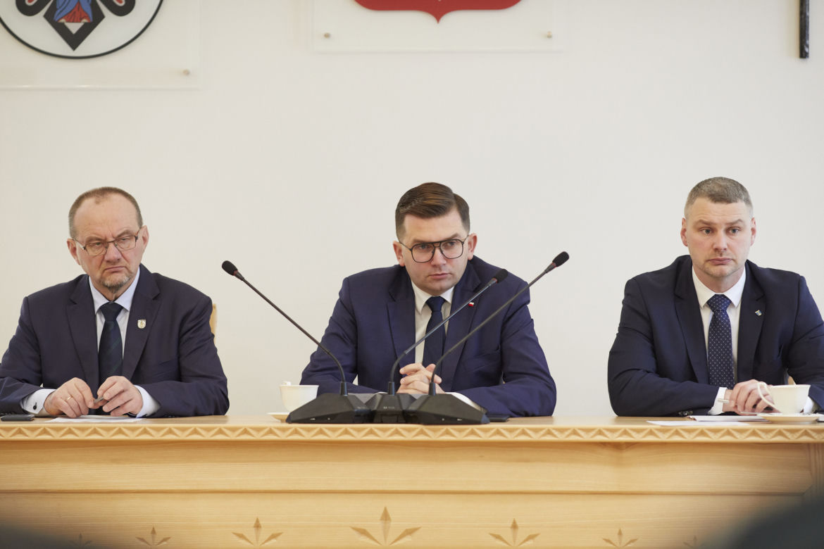 Posiedzenie Wojewódzkiego Zespołu Zarządzania Kryzysowego "Bezpieczne ferie dla dzieci i młodzieży w województwie małopolskim – 2023"