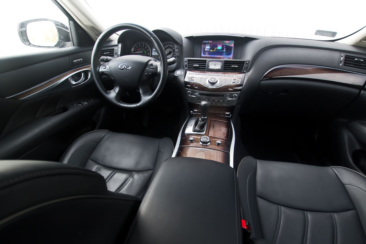 Infiniti Q70h Premium Tech