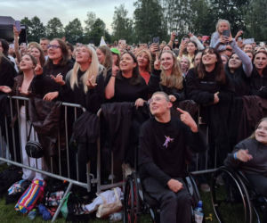 Tłumy na Festiwalu Pod Zaporą w Brodach! Oskar Cyms i „Złoty Gumiak” skradli serca publiczności
