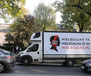 Aborcja niezgodna z konstytucją. Protest przed Trybunałem Konstytucyjnym