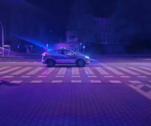 Ewakuacja galerii w Jeleniej Górze. Niewybuchy z II wojny światowej w koszu na śmieci i na trawniku