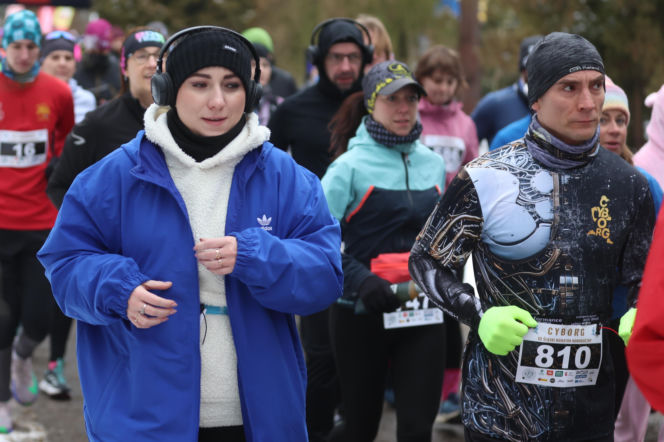 Wystrzał startera zamiast szampana. Tłumy powitały Nowy Rok na XX Śląskim Maratonie Noworocznym Cyborg