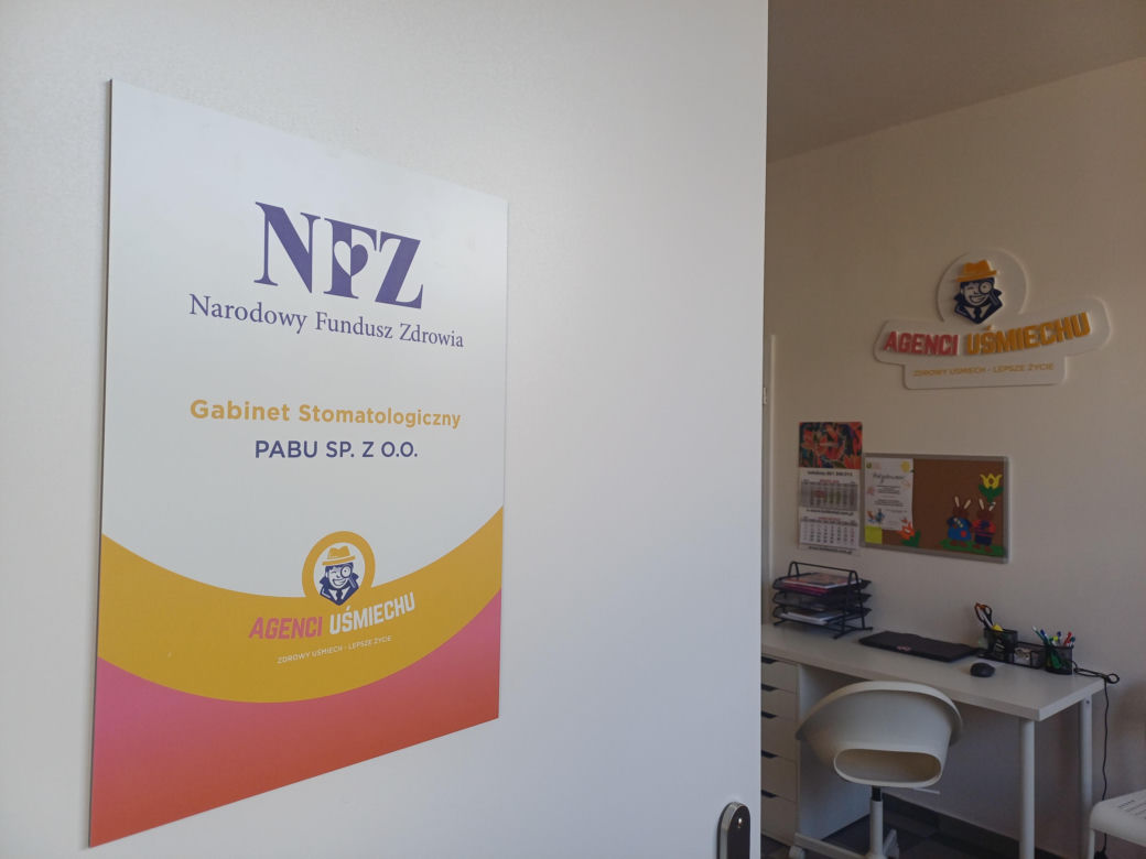 Darmowy dentysta dla dzieci i młodzieży w Ostrzeszowie. Nowy gabinet działa przy ZS nr 1