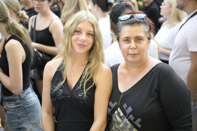 Fani w upale czekają na koncert The Weeknd. Tłumy w Warszawie