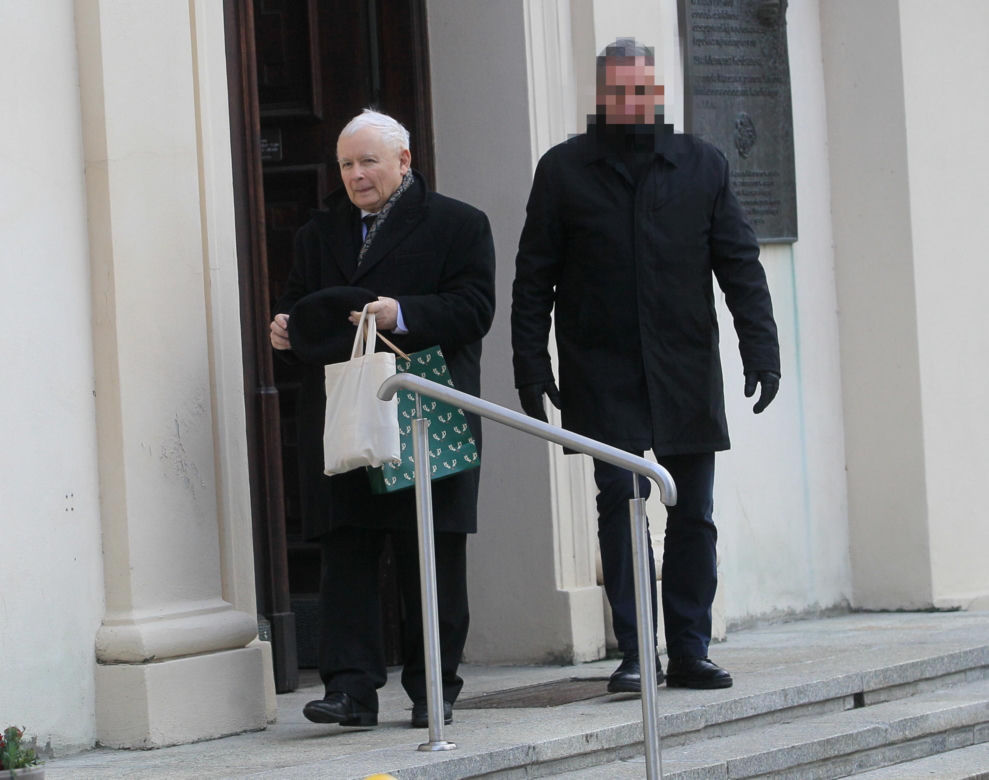 Kaczyński pojechał w święta na cmentarz