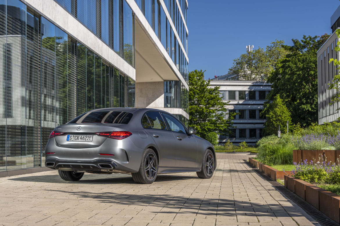 Mercedes-Benz Klasy C 300 e (2022)