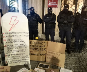 Protesty kobiet 9.11.2020. Manifestacje przed MEN