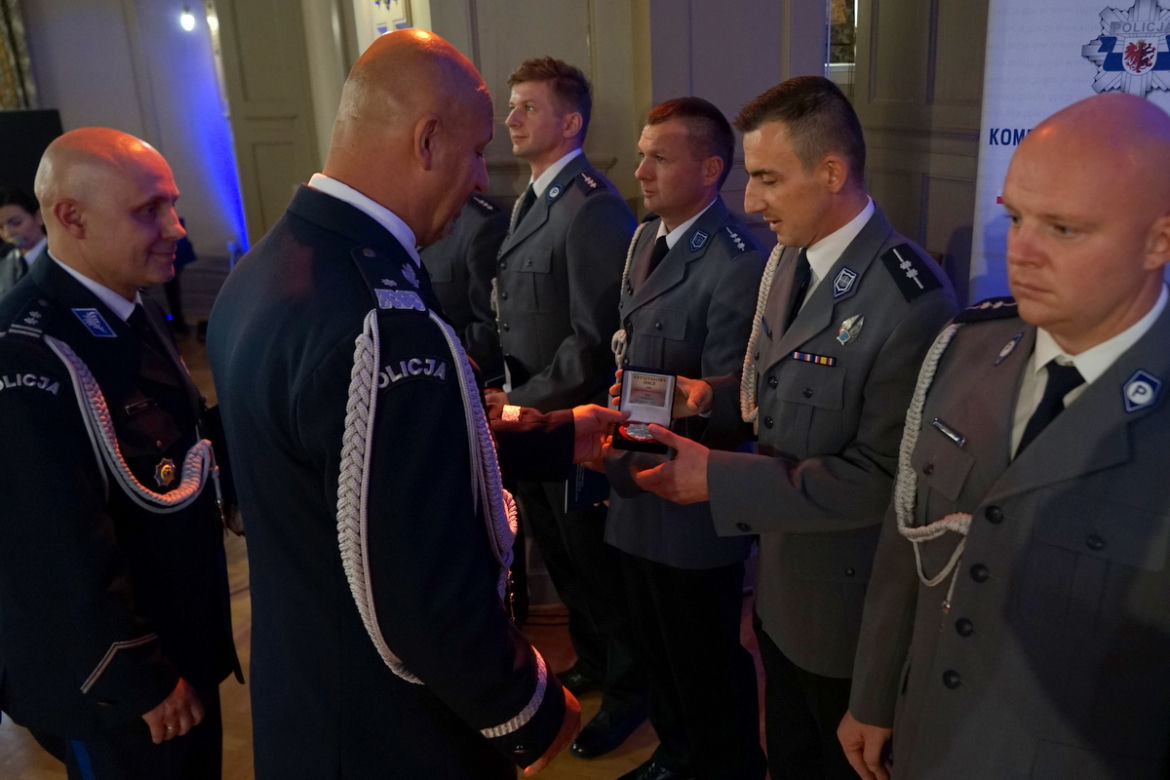 Kryształowe serca dla policjantów z całego regionu