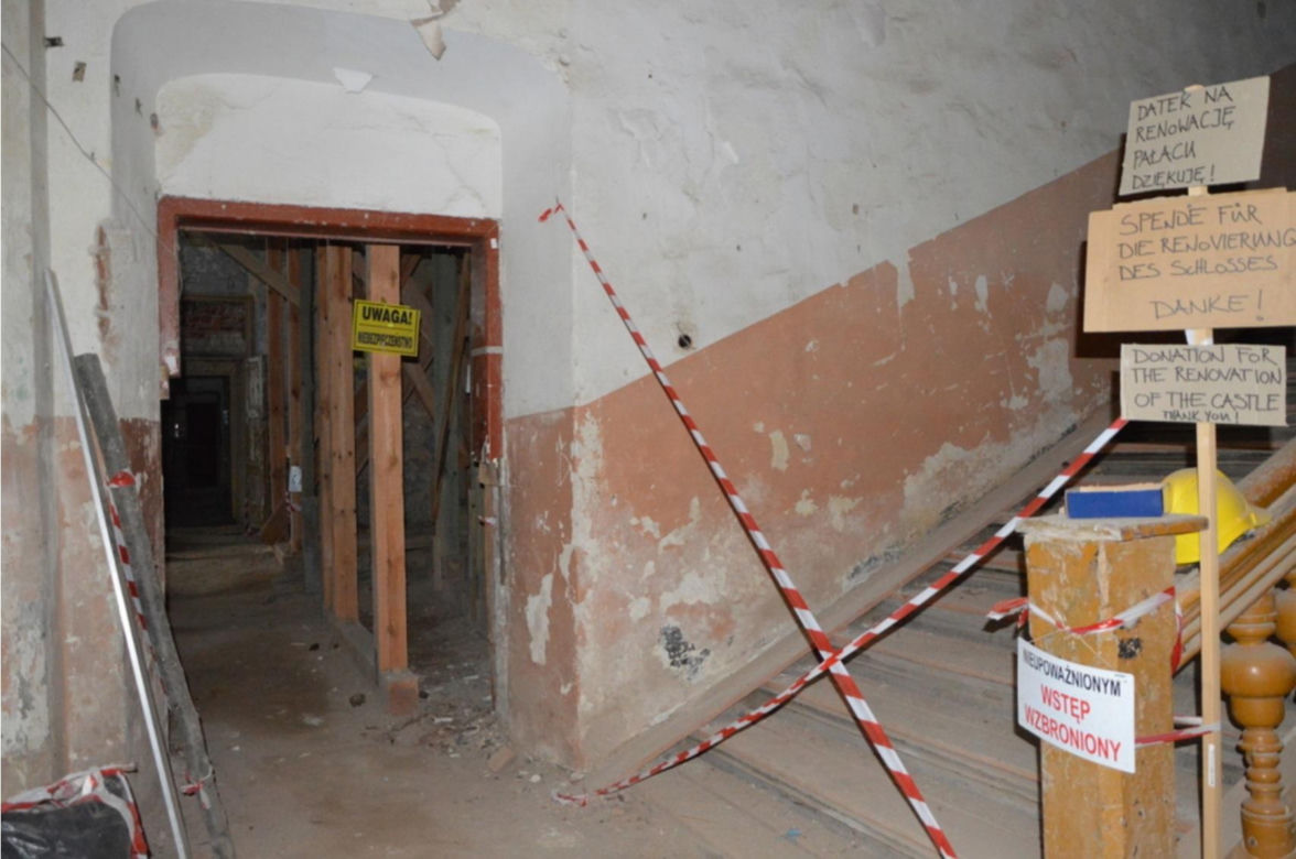 Pałac w Sztynorcie popadł w ruinę. Potrzebna gigantyczna kwota na renowację