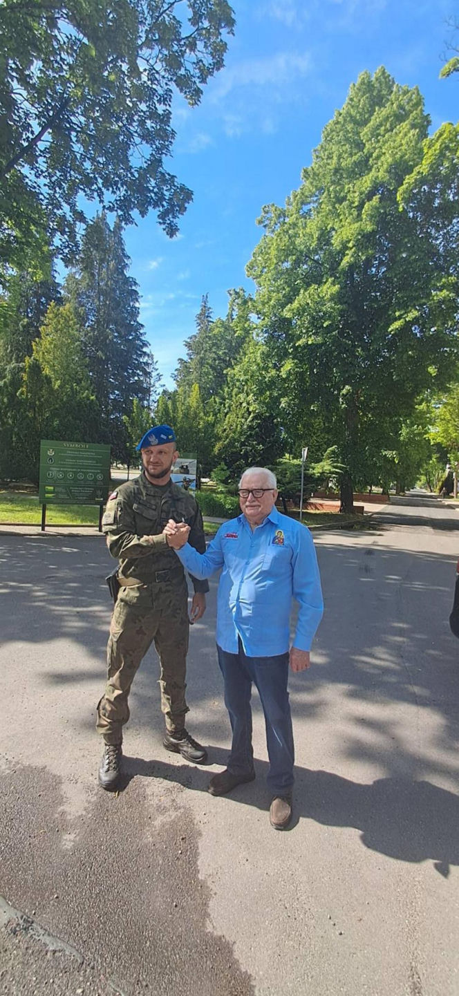 Jedni hucznie świętowali rocznicę wyborów z 1989 r., inni dusili prawdziwki