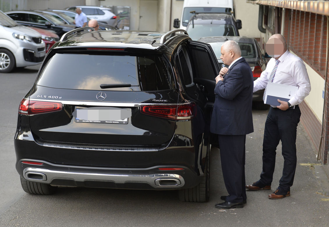 Ujawniamy kulisy posiedzenia klubu PiS w siedzibie partii