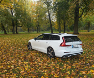 Volvo V60 T8 Twin Engine AWD R-Design AT8