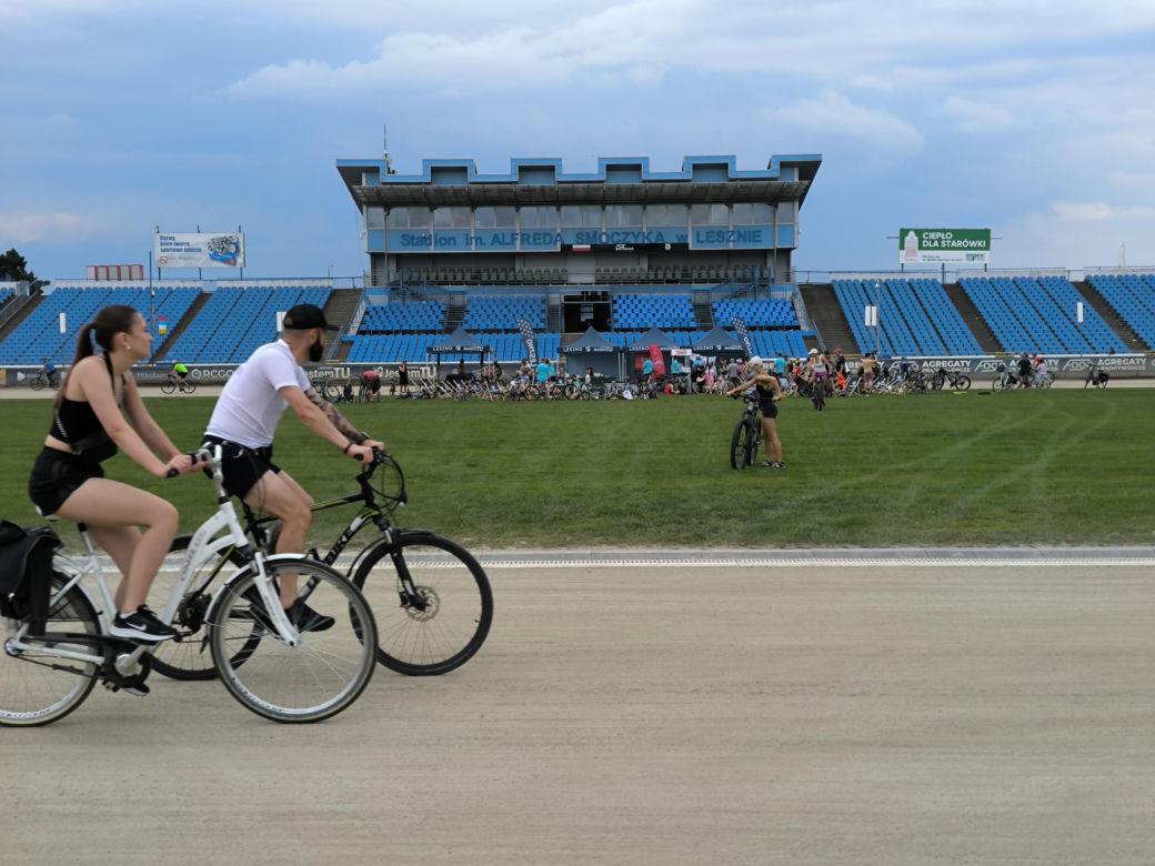 Rowerowa Stolica Polski - kręcili kilometry na stadionie w Lesznie