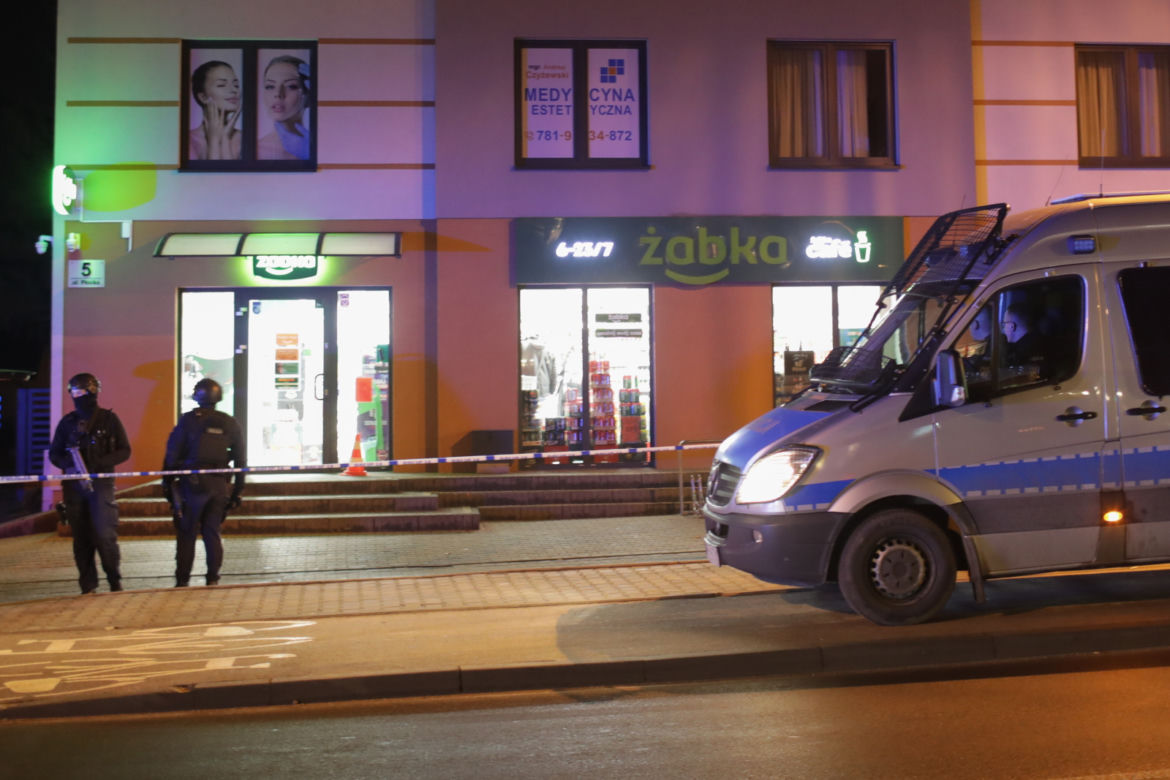 Sochaczew: atak nożownika w sklepie