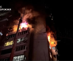 Niespokojna noc na Ukrainie! Rosjanie uderzyli w bloki i pociąg