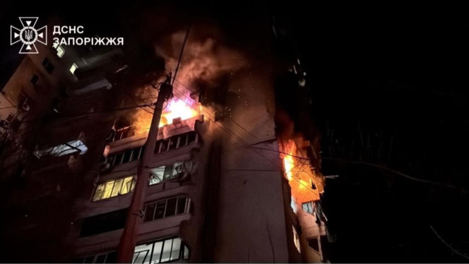 Zmasowany atak Rosji pochłonął kolejne ofiary. Celowano w budynki cywilne, sieci energetyczne i pociąg