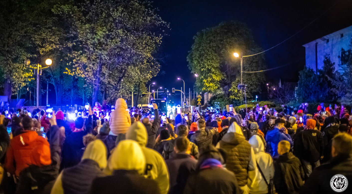 Raków Częstochowa Mistrzem Polski! Nocna feta w Częstochowie