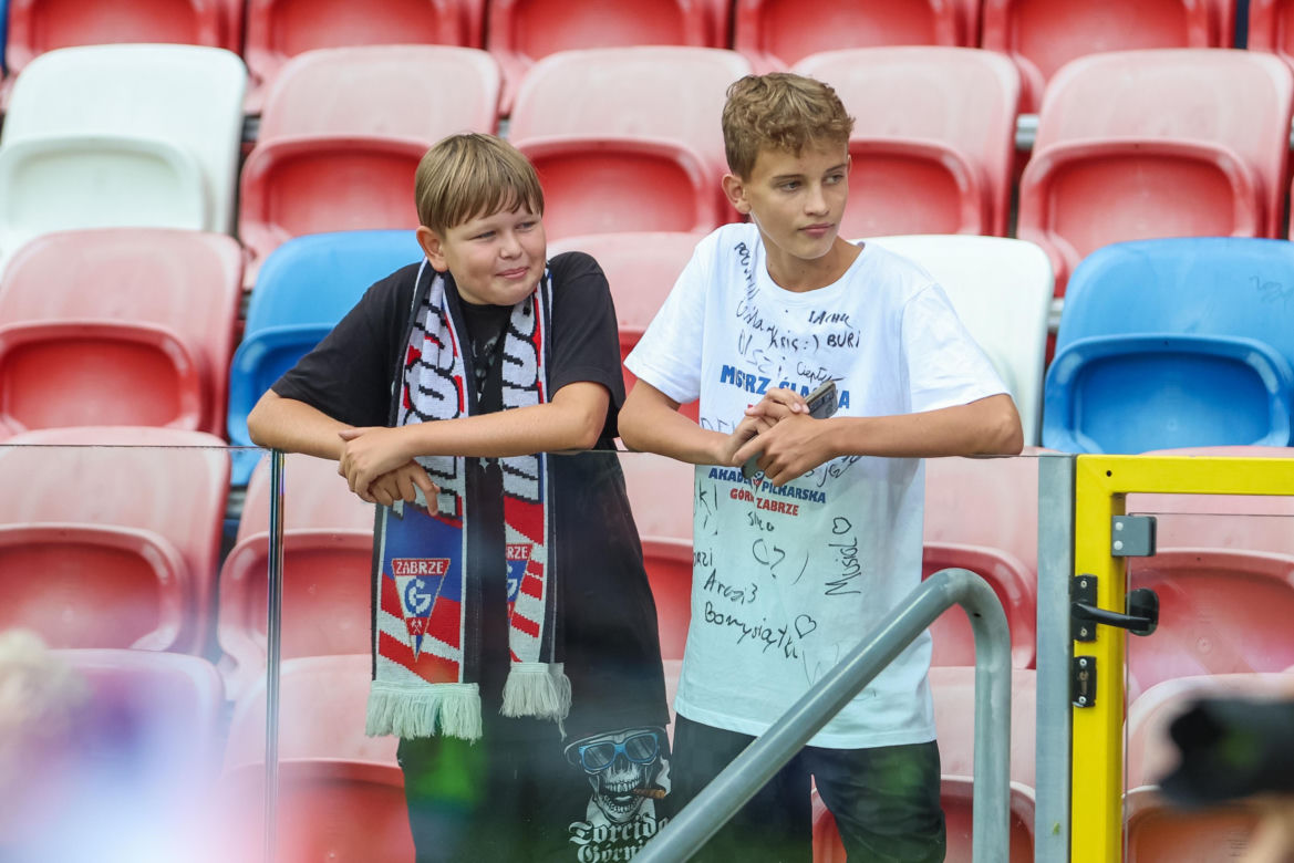 Sportowe emocje na trybunach podczas meczu Górnik Zabrze - Piast Gliwice