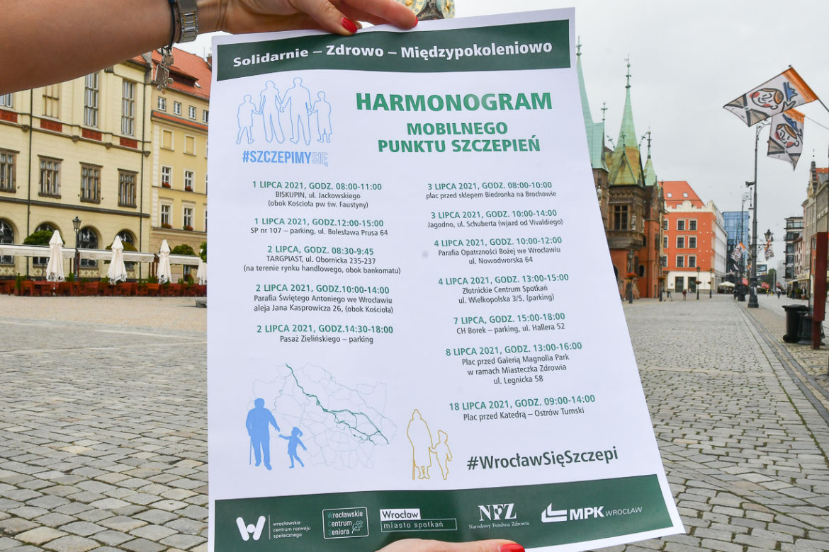 Szczepionkowy autobus kursuje po Wrocławiu