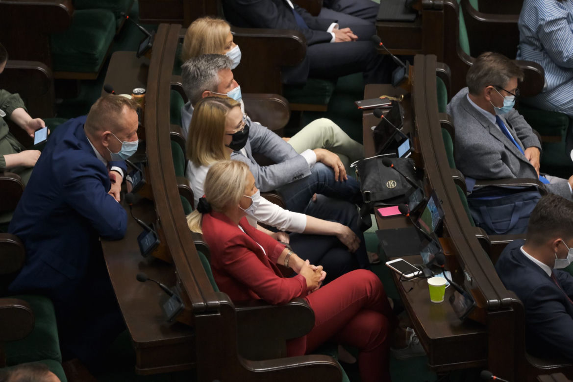Podczas posiedzenia Sejmu posłowie oglądali mecz Polska - Szwecja