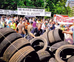 Strajki paraliżują Polskę